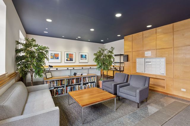 1236 Chicago Avenue 706A, Evanston, IL 60202