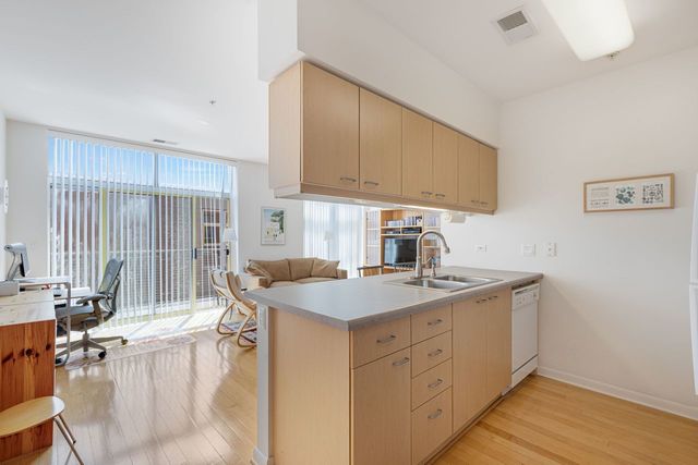 1236 Chicago Avenue 706A, Evanston, IL 60202
