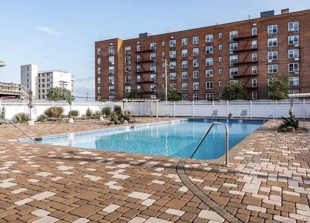 210 E Broadway 6J, Long Beach, NY 11561