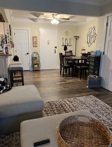 210 E Broadway 6J, Long Beach, NY 11561