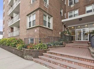 210 E Broadway 6J, Long Beach, NY 11561