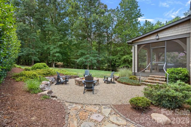 3813 Lakeside Drive, Charlotte, NC 28270