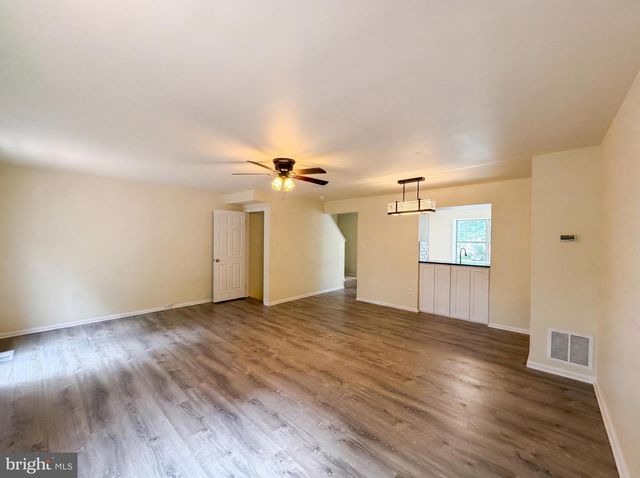 8641 CENTERTON LN, Manassas, VA 20111