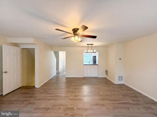 8641 CENTERTON LN, Manassas, VA 20111