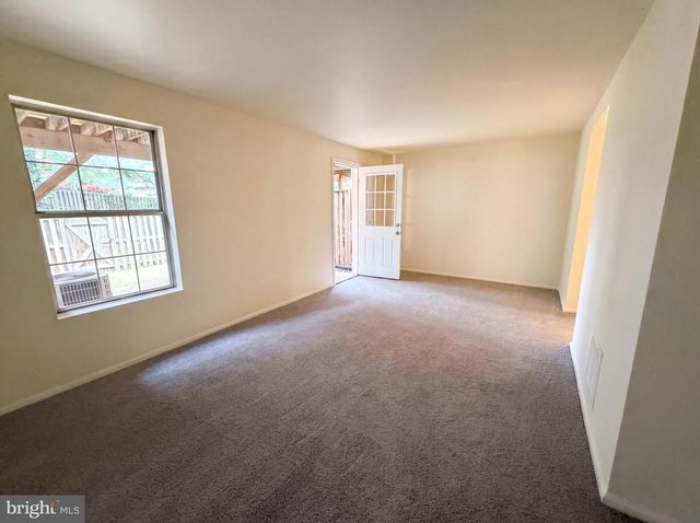 8641 CENTERTON LN, Manassas, VA 20111
