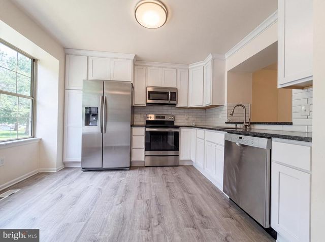 8641 CENTERTON LN, Manassas, VA 20111
