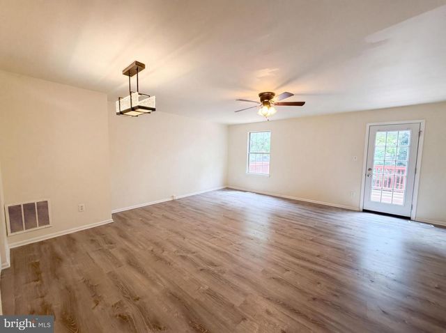 8641 CENTERTON LN, Manassas, VA 20111