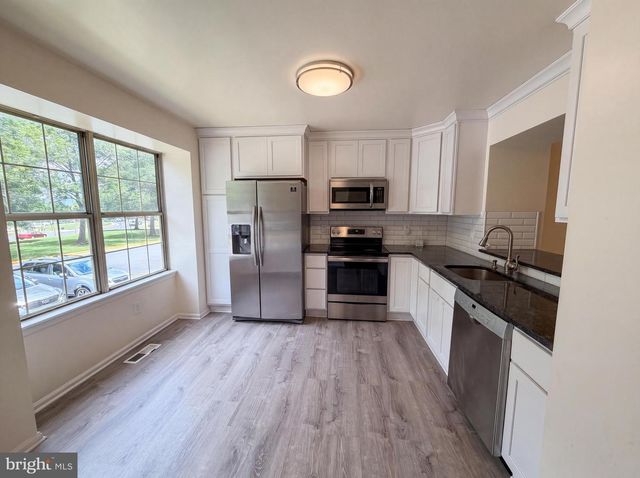 8641 CENTERTON LN, Manassas, VA 20111