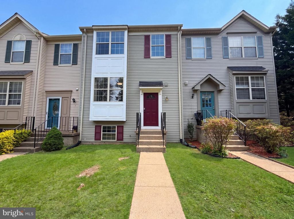 8641 CENTERTON LN, Manassas, VA 20111