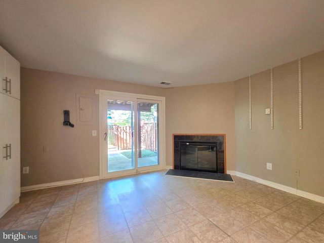 3004 KINGS VILLAGE RD, Alexandria, VA 22306