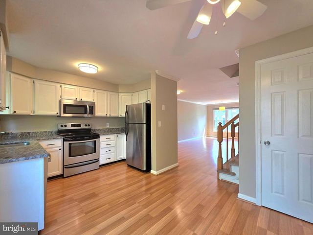 3004 KINGS VILLAGE RD, Alexandria, VA 22306