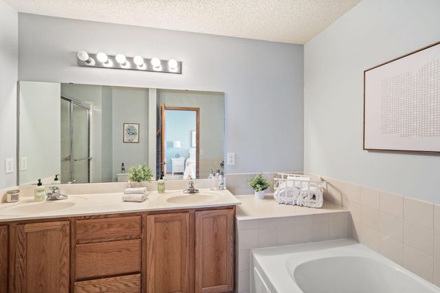 10533 188th Street W, Lakeville, MN 55044