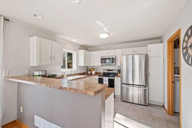 10533 188th Street W, Lakeville, MN 55044