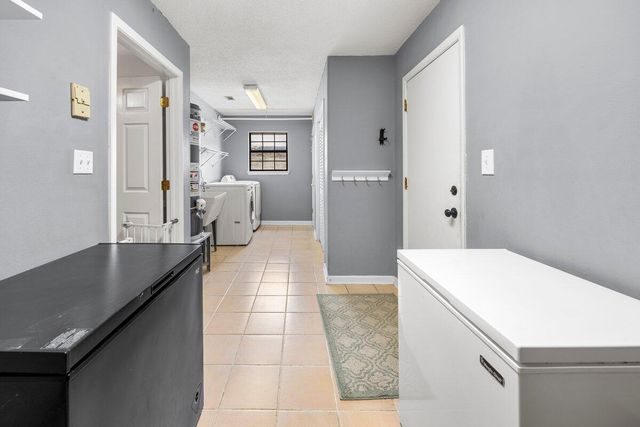 2205 Calle De Marbella, Navarre, FL 32566