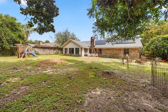 2205 Calle De Marbella, Navarre, FL 32566