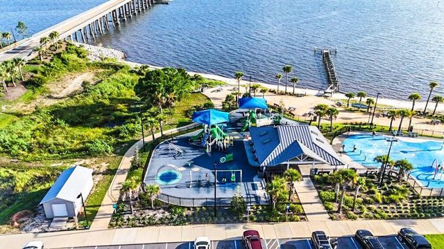2205 Calle De Marbella, Navarre, FL 32566