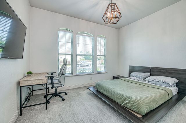 1634 N Cindy Avenue, Clovis, CA 93619