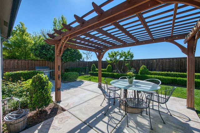 1634 N Cindy Avenue, Clovis, CA 93619