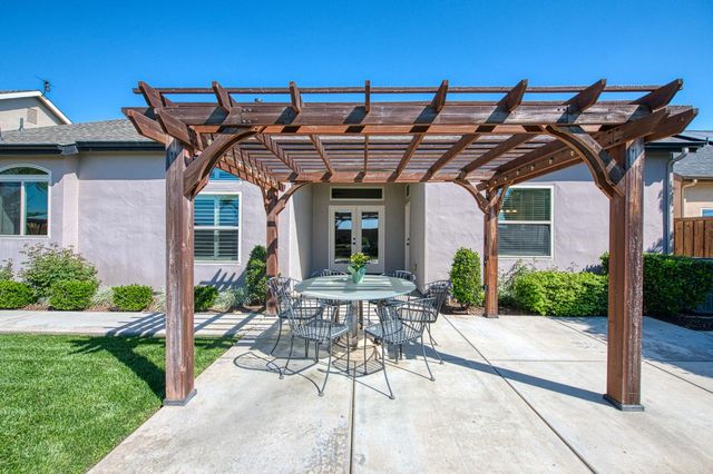 1634 N Cindy Avenue, Clovis, CA 93619