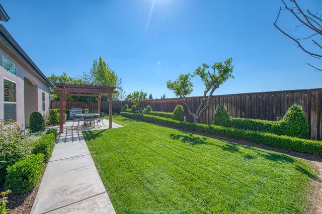 1634 N Cindy Avenue, Clovis, CA 93619