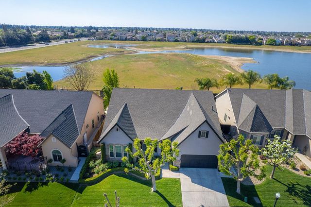 1634 N Cindy Avenue, Clovis, CA 93619