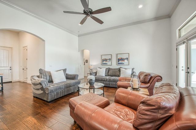 1634 N Cindy Avenue, Clovis, CA 93619