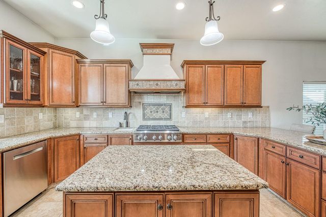 1634 N Cindy Avenue, Clovis, CA 93619