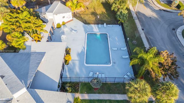 3321 Simms Street 13B, Hollywood, FL 33021