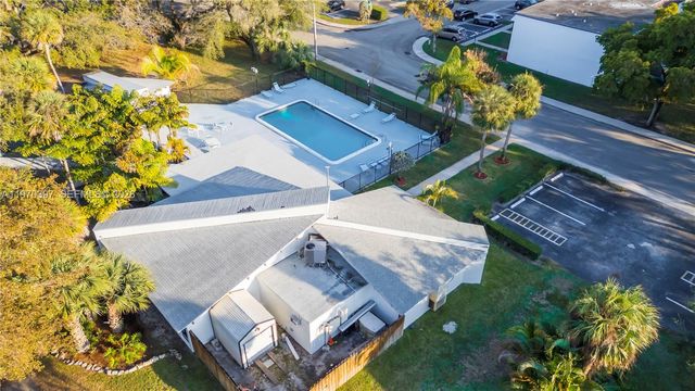 3321 Simms Street 13B, Hollywood, FL 33021