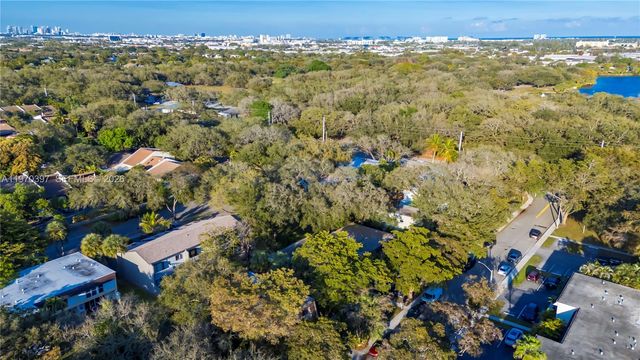3321 Simms Street 13B, Hollywood, FL 33021