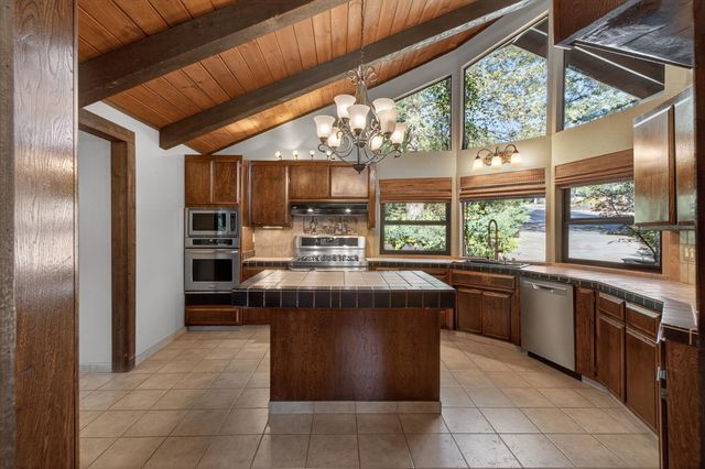 2608 Willowdale Dr, El Dorado Hills, CA 95762
