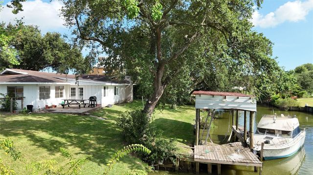 211 Rue Orleans Street, Baytown, TX 77520