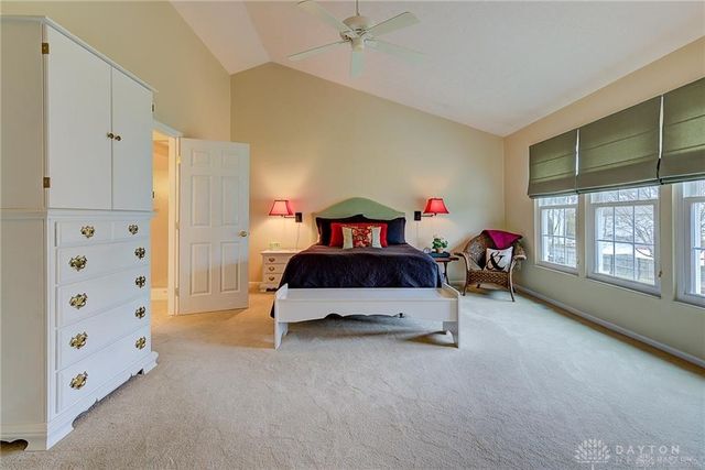 4204 Country Glen Circle, Beavercreek, OH 45432