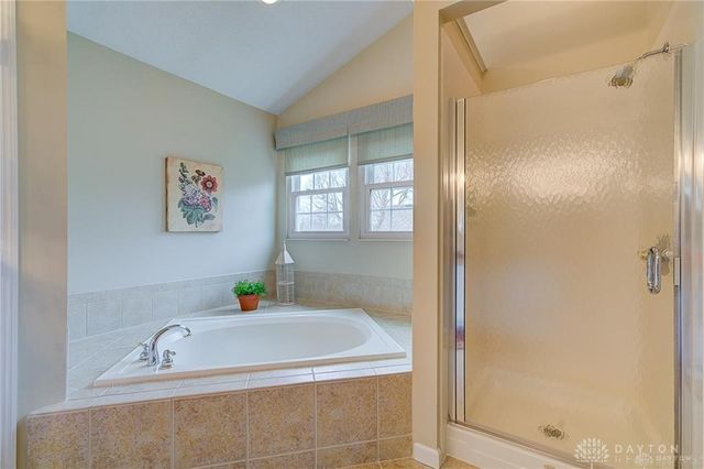4204 Country Glen Circle, Beavercreek, OH 45432