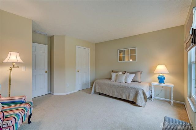4204 Country Glen Circle, Beavercreek, OH 45432