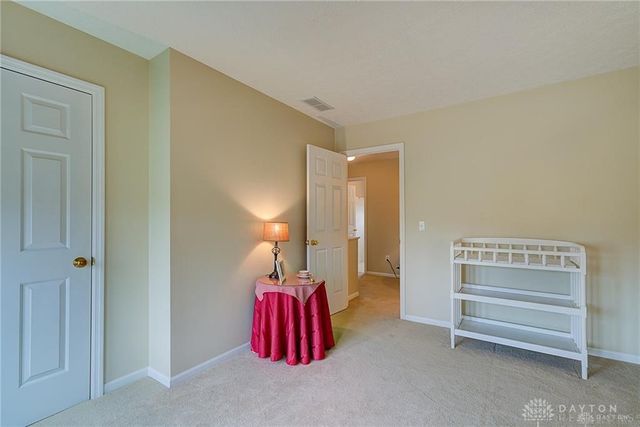 4204 Country Glen Circle, Beavercreek, OH 45432