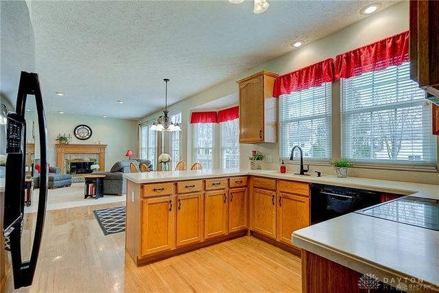 4204 Country Glen Circle, Beavercreek, OH 45432