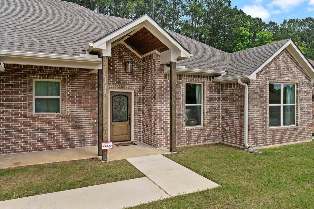 310 Molly Maye, Marshall, TX 75672