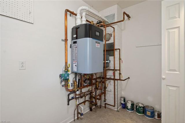 6162 Powhatan AVE, Norfolk, VA 23508