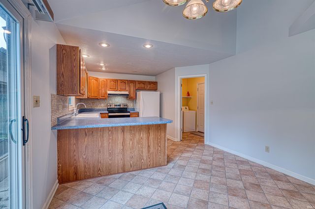 10555 Willow Creek Road, Newburgh, IN 47630
