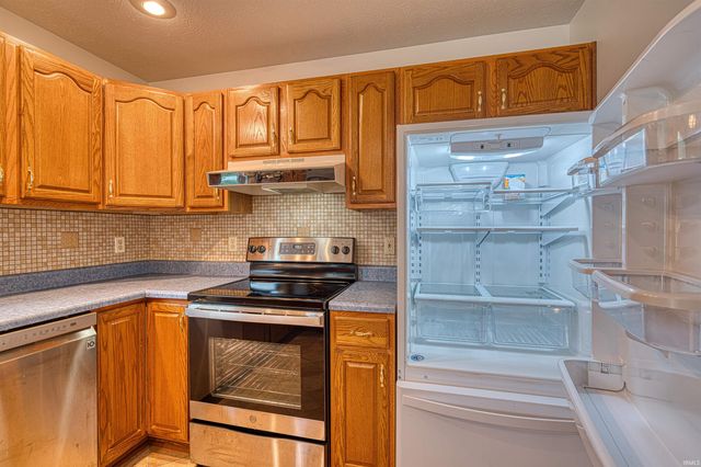 10555 Willow Creek Road, Newburgh, IN 47630