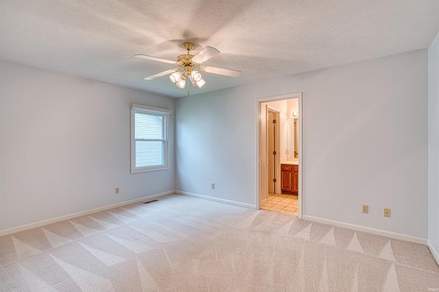 10555 Willow Creek Road, Newburgh, IN 47630