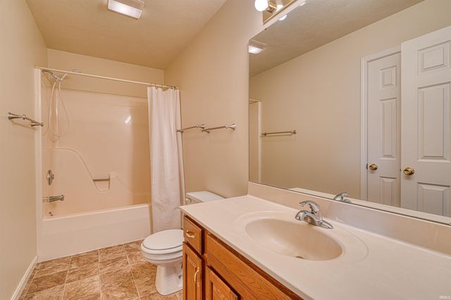 10555 Willow Creek Road, Newburgh, IN 47630