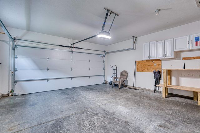 10555 Willow Creek Road, Newburgh, IN 47630