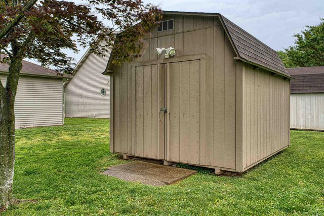 10555 Willow Creek Road, Newburgh, IN 47630