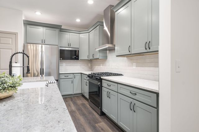 5021 Barkstone Drive, Grove City, OH 43123