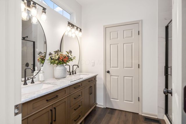 5021 Barkstone Drive, Grove City, OH 43123