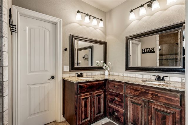 12286 Greenstone Drive, Bentonville, AR 72712