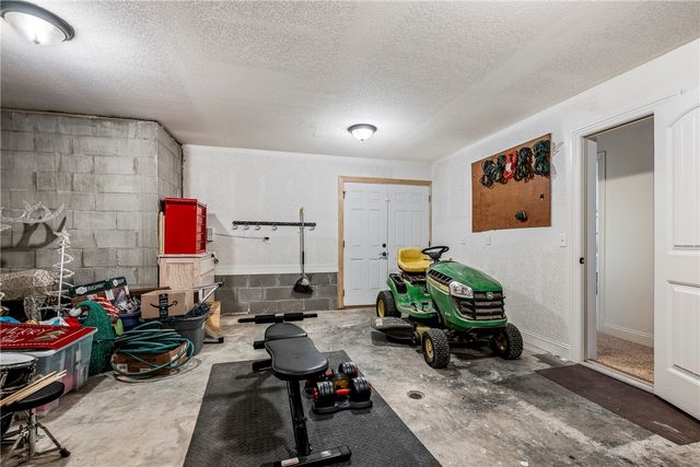 12286 Greenstone Drive, Bentonville, AR 72712