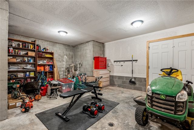 12286 Greenstone Drive, Bentonville, AR 72712
